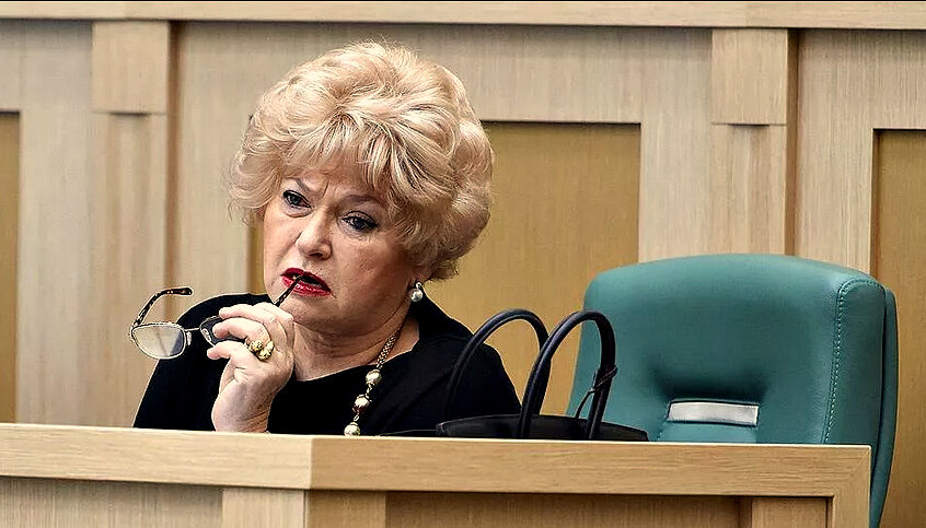 Где нарусова сейчас и чем она занимается. Сенатор Людмила Нарусова. Нарусова Людмила Борисовна. Людмила Нарусова 2022. Людмила Нарусова и Матвиенко.