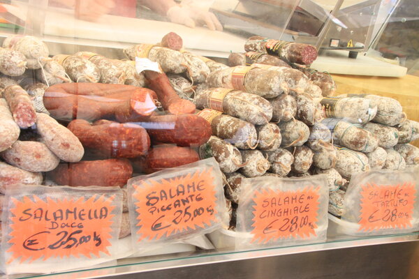 Что продают на знаменитом рынке Кампо дель Фьоре в Риме