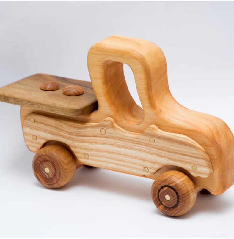 фото для иллюстрации статьи dk-woodentoys.com.