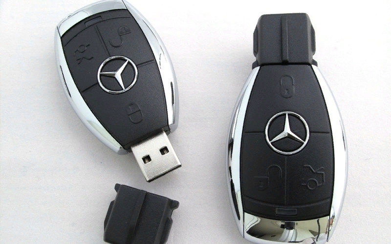 USB-флешка в виде ключа от машины