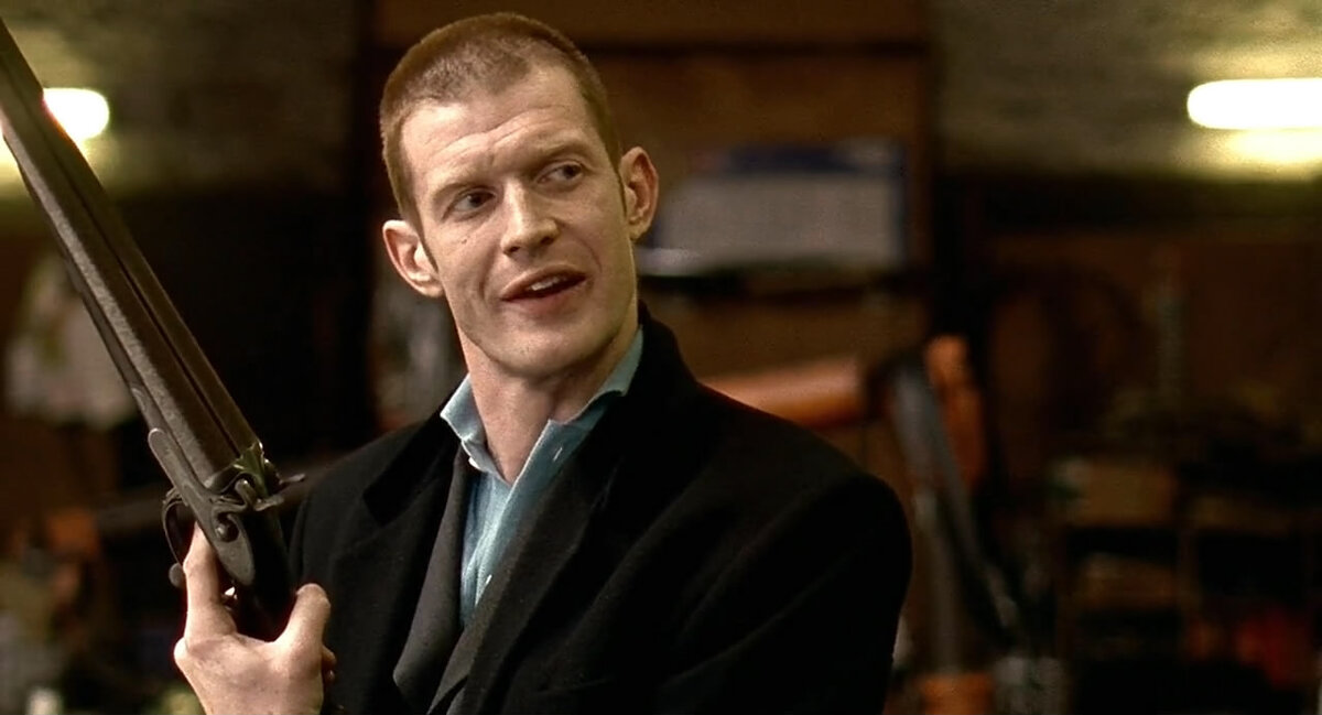 2 ствола текст. Lock, stock and two smoking Barrels (1998). Джейсон Флеминг. Jason Statham Lock stock and two smoking Barrels. Винни Джонс карты деньги два ствола.