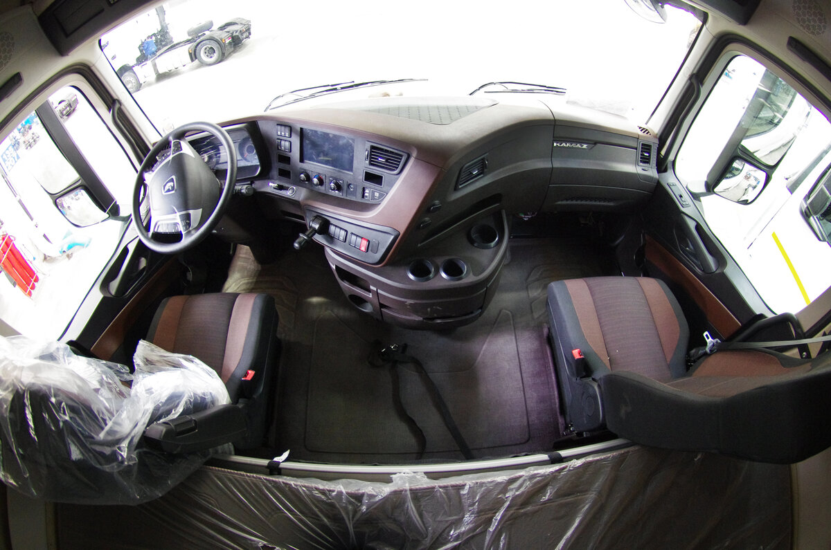 «Комтранс»: как выглядит изнутри кабина К5 - нового КАМАЗа -Новости