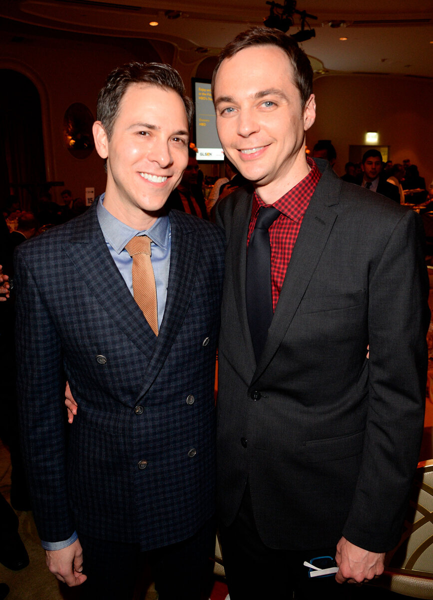 Элтон джон и дэвид ферниш в молодости. Имон фаррелл брат колина фаррелла. Элен дедженерес и ее подруга. Звезды нетрадиционной ориентации. Звезды нетрадиционной ориентации.