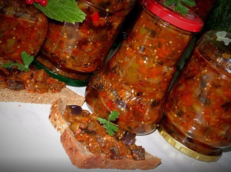 очень хорошо хранится зимой,хотя без уксуса