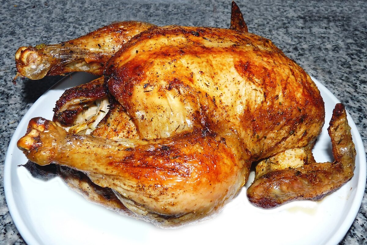 Фото с сайта https://pixabay.com/photos/chicken-broiler-grilled-chicken-1807883/