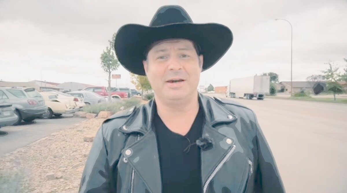 Почему алекс брежнев вернулся в канаду. Почему алекс брежнев вернулся в канаду. Блоггер алекс брежнев. Дальнобойщики сша алекс брежнев. Алекс брежнев.