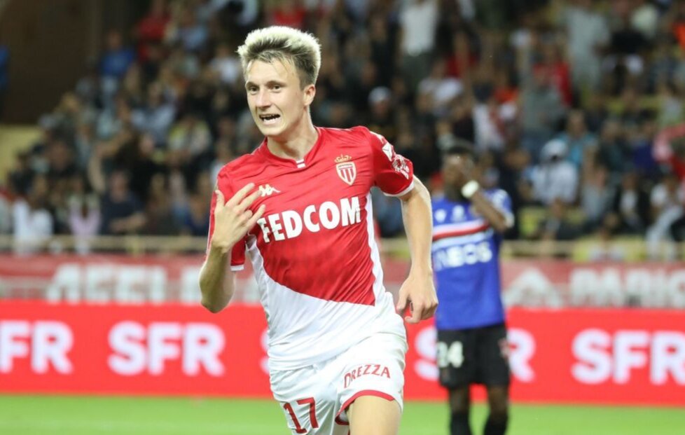 Александр Головин