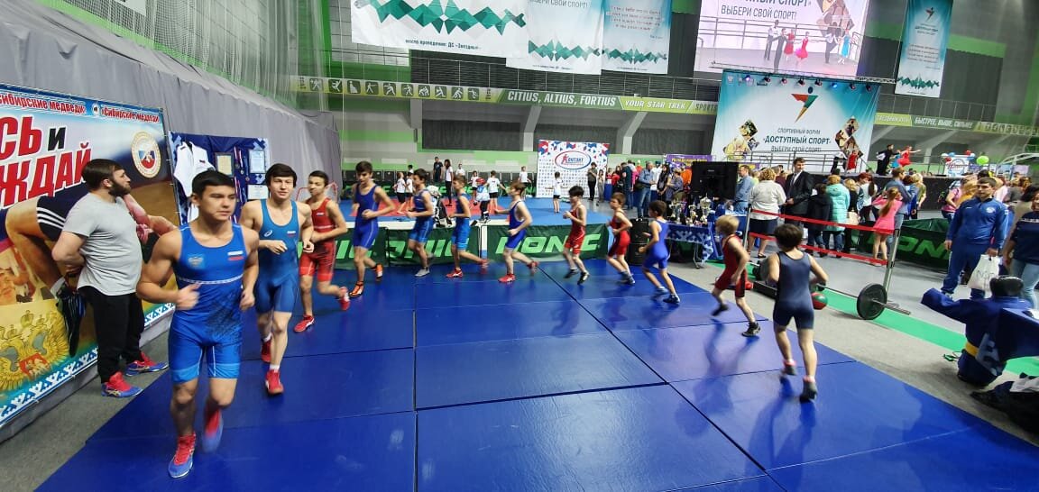 Снегоход российская новинка 2022 года. Спортивный комплекс звездный новый уренгой. Звёздный новый уренгой. Уренгой спорт. Дс звездный новый уренгой тренажерный зал.