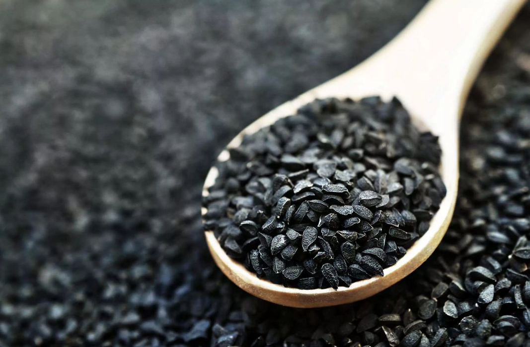 Черный тмин известен с давних времен и широко применяться в кулинарии. Фото: https://im0-tub-ru.yandex.net/