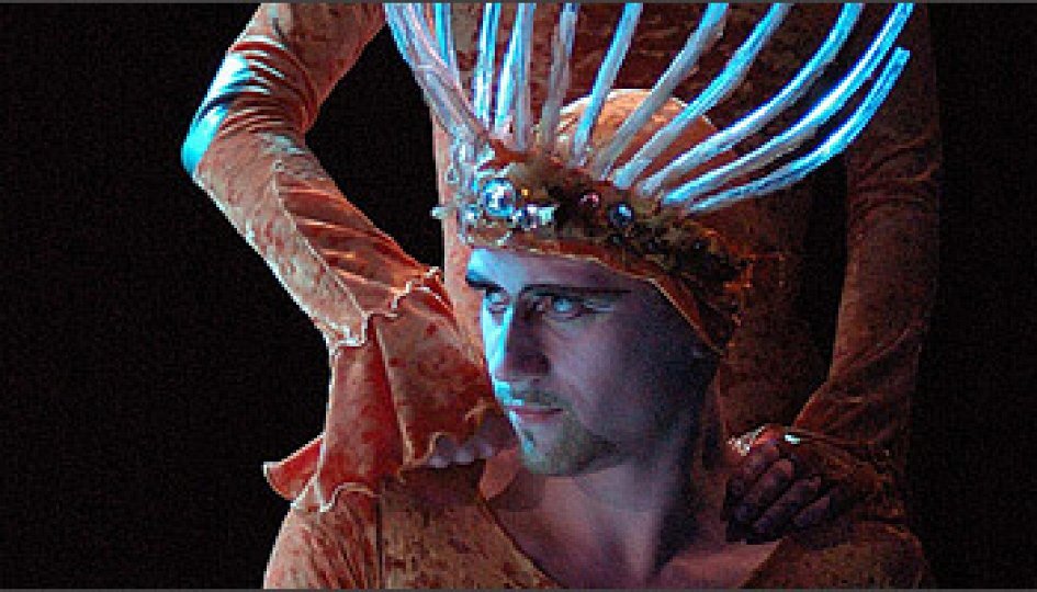 Кадр из спектакля Король-олень