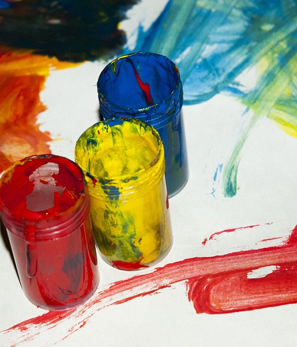 https://cdn.pixabay.com/photo/2015/10/13/17/21/paint-986501_960_720.jpg