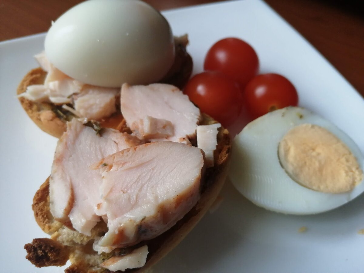 курица су-вид на бутрброде по рецепту от Elementaree. Фото Светы Давыдовой