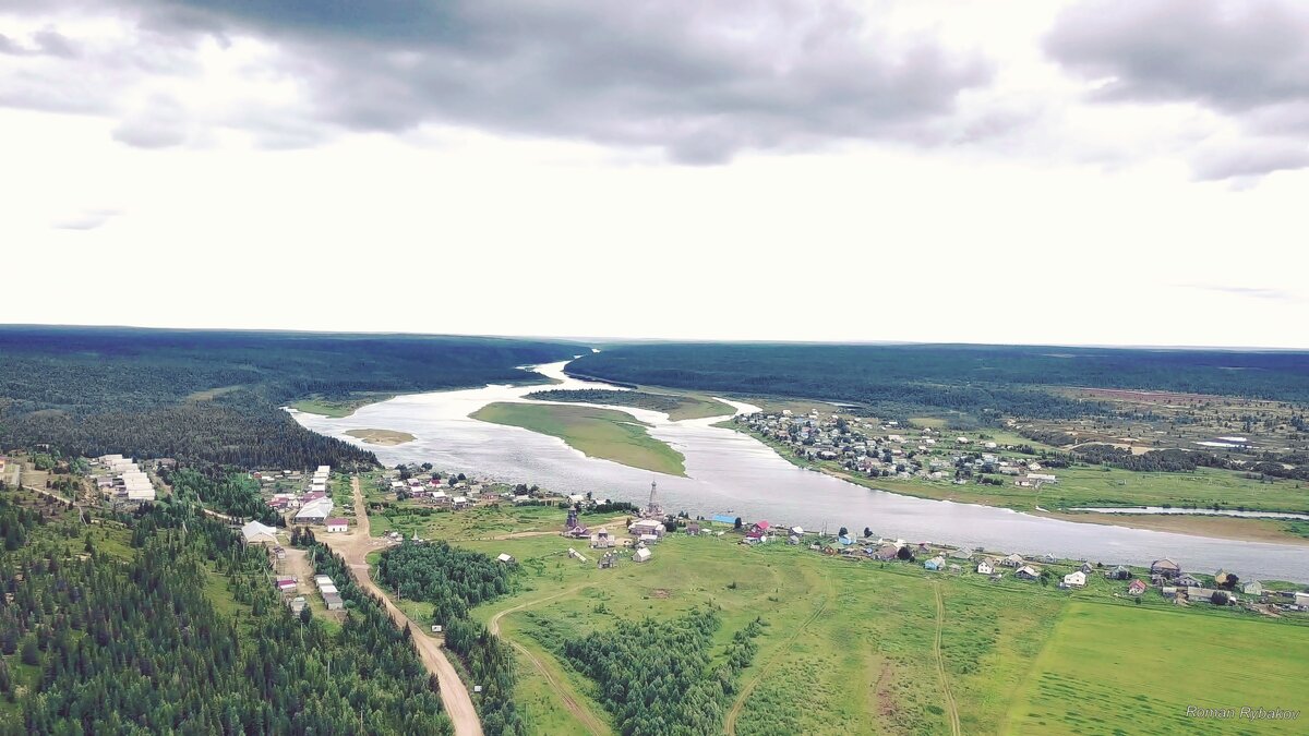 Красивейший вид на эту реку и эту одноименную деревню.