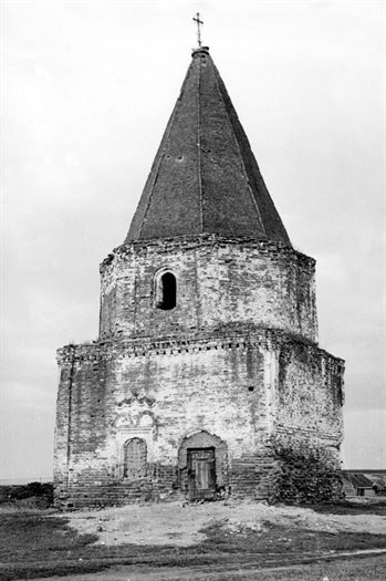 Канадейская башня в 1960 году. Вид с севера.  Фонды УОКМ