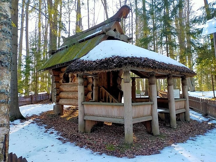 Избушка на курьих ножках фото абрамцево