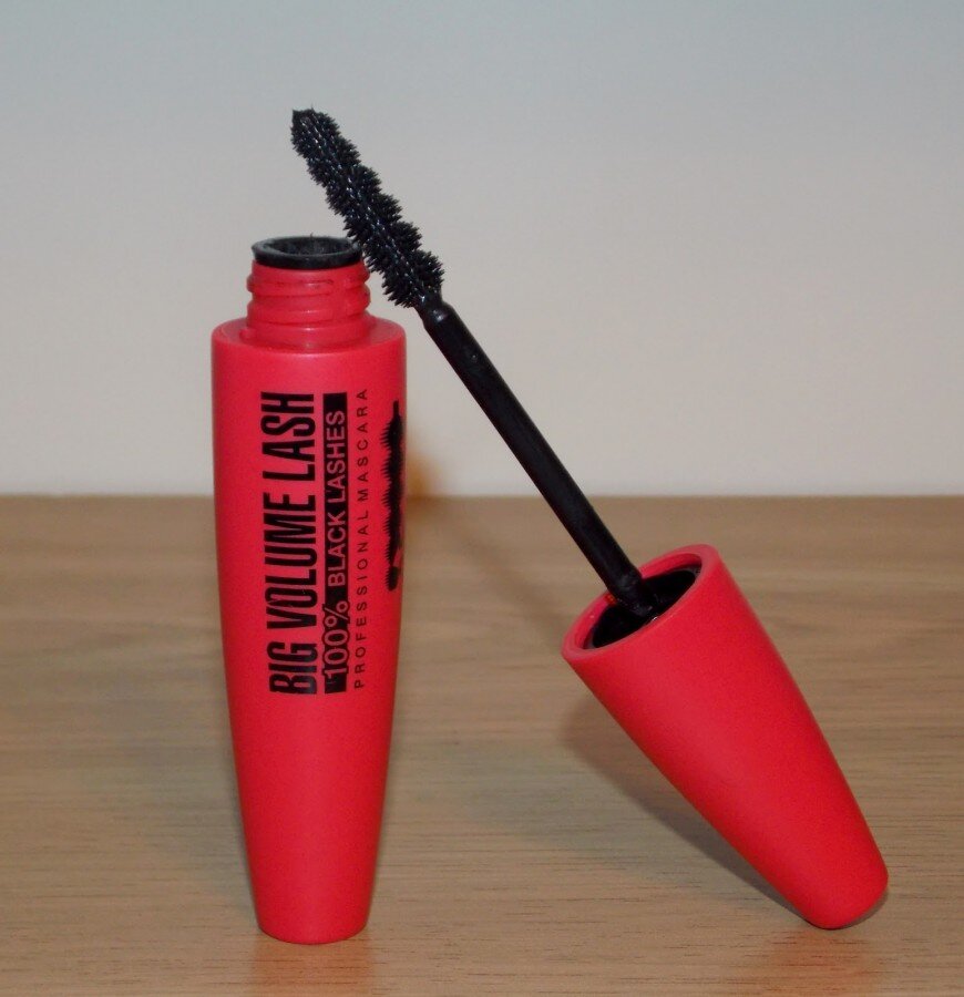 Тушь вибратор. Maybelline Telescopic тушь. Бюджетные туши. Белорусская тушь 3xl. Бюджетная тушь.