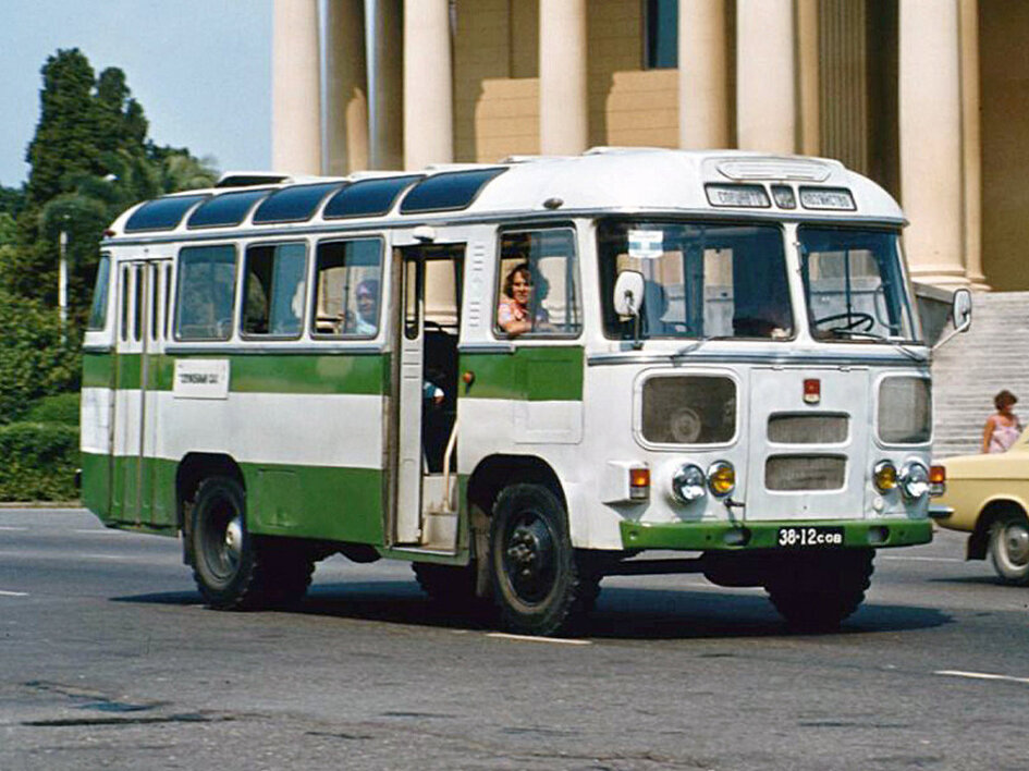 Советские автобусы. ПАЗ 672 СССР. ПАЗ-672 1967. ПАЗ 672 1964 кофейный. ПАЗ-672 автобус.