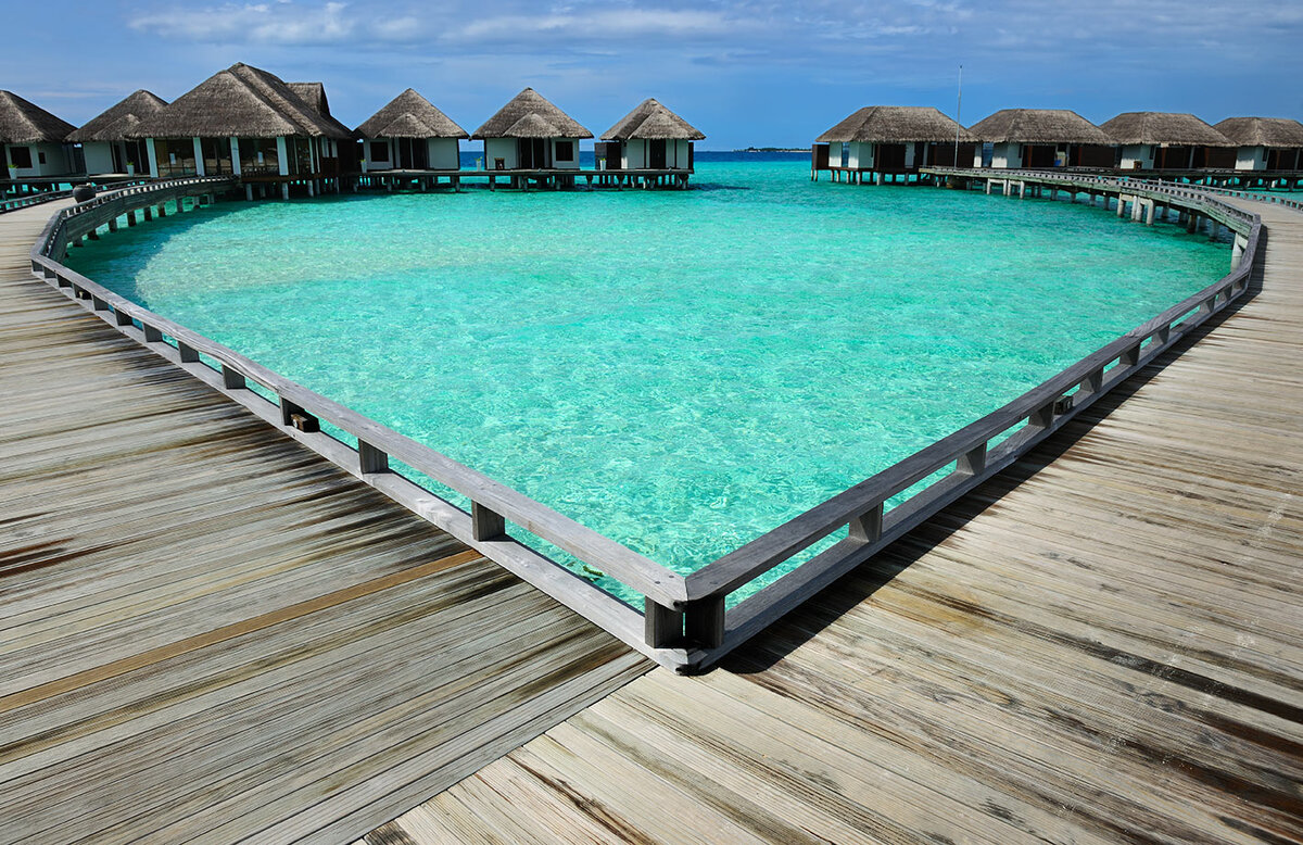 Температура воды на мальдивах. База отдыха Мальдивы. В бунгале фон.