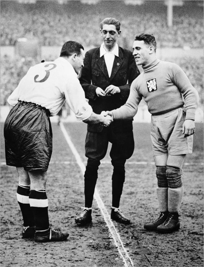 1930 год, Уругвай, Чемпионат мира по футболу