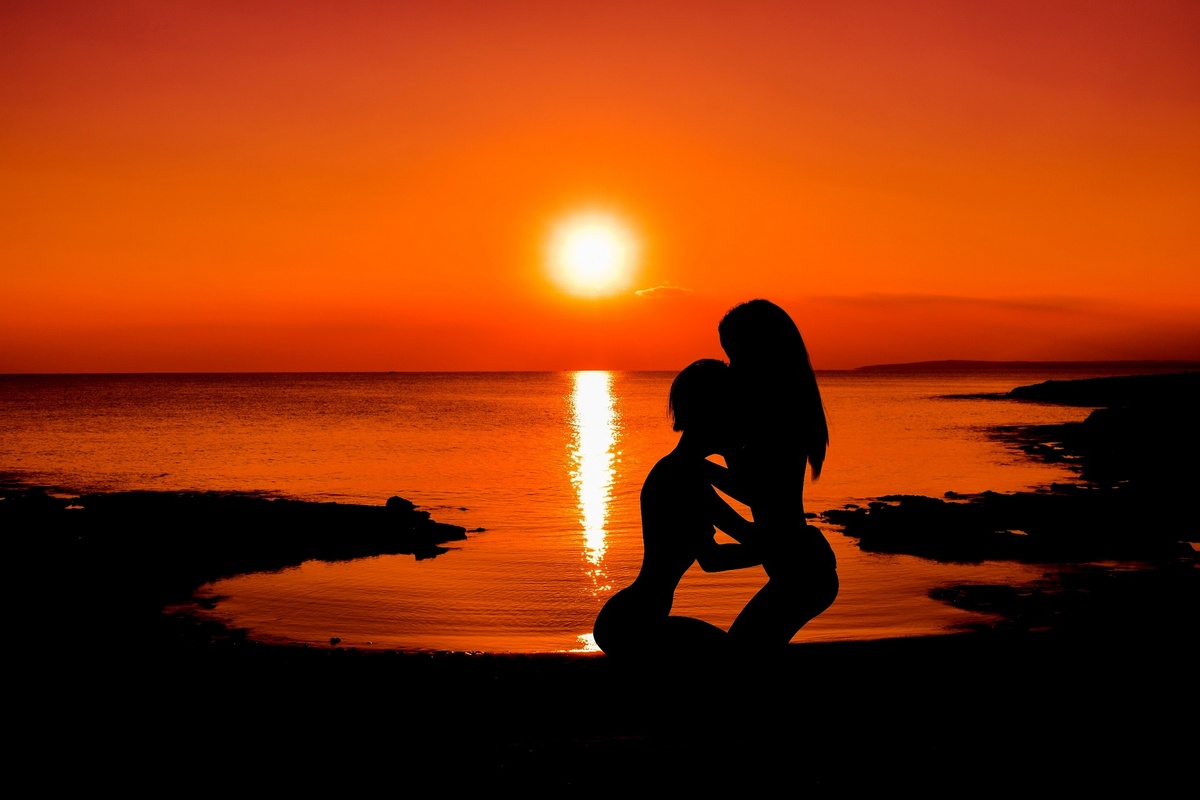 Секс - помни - это не спектакль, а соревнование; видение его с этой точки зрения не помогает ни мальчикам, ни представительницам слабого пола.