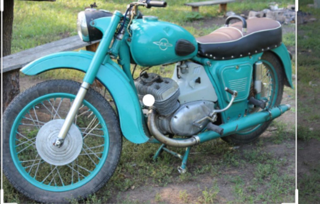 В конце 1958 года конструкторы Ижевского мотозавода решали новую задачу — надо было подготовить завод к производству нового мотоцикла «Иж Юпитер». Заводчане выставляли опытную модель на Всемирной выставке в Брюсселе в прошлом, в 1957 году. Мотоцикл наименовали вначале «ИЖ-58», но вскоре заменили имя на «Иж-Юпитер». Опытные модели выдали удачные результаты. Мощность увеличили до 18 л.с. Учтя письма мотоциклистов, которые приходили на завод со всей огромной страны,  была переделана коробка переключения передач - она стала более удобной и безопасной. Подшипники получили улучшенную систему смазки. Двигателделали на было организовано на ИМЗ. Серийный выпускать «ИЖ Юпитер» начали в 1961 году. Мотоцикл сохранял экипажную часть мотоцикла «Иж-56», но имел совершенно другой мотор - двухцилиндровый, двухтактный двигатель воздушного охлаждения с возвратно-петлевой двух-струйной продувкой. Педаль ножного переключения передач и педаль кикстартера расположены с левой стороны картера коробки передач. «Иж-Юпитер» комплектовался механизмом автоматического выключения сцепления (как и все последующие двухцилиндровые модели).