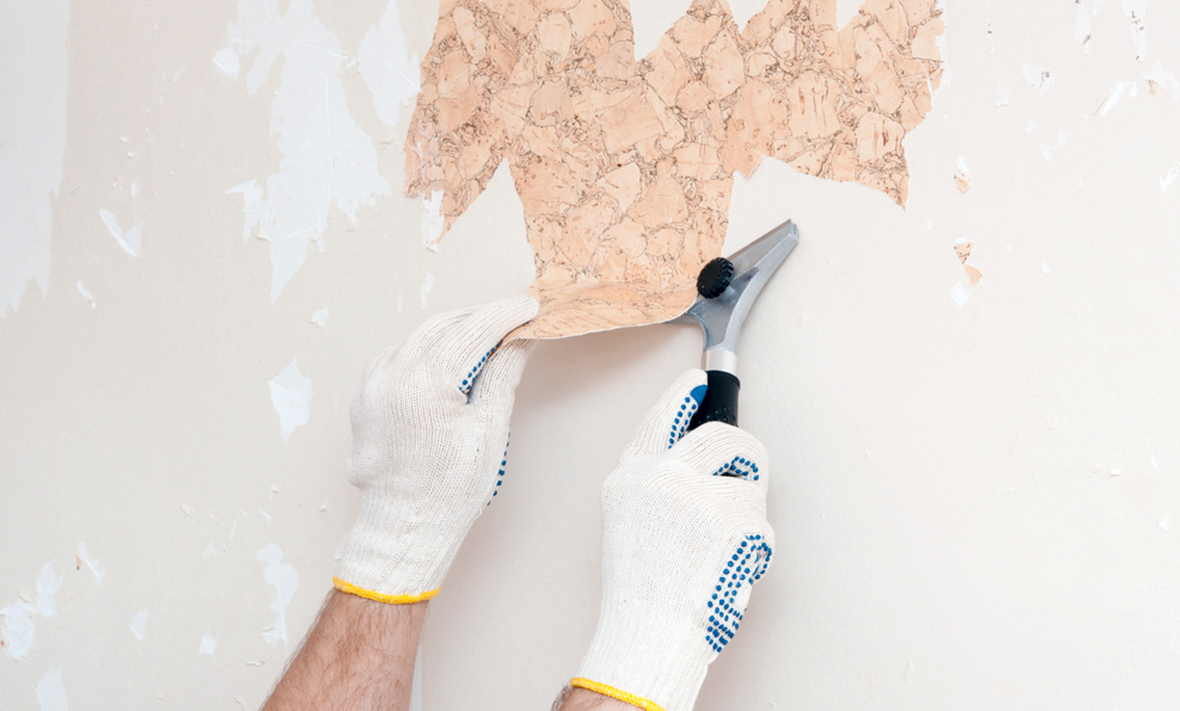 Грунтовка поверхности стен. Расчистка стен от краски. Грунтовка для штукатурки. Грунтование стен. Грунтуют ли стены после старых обоев.