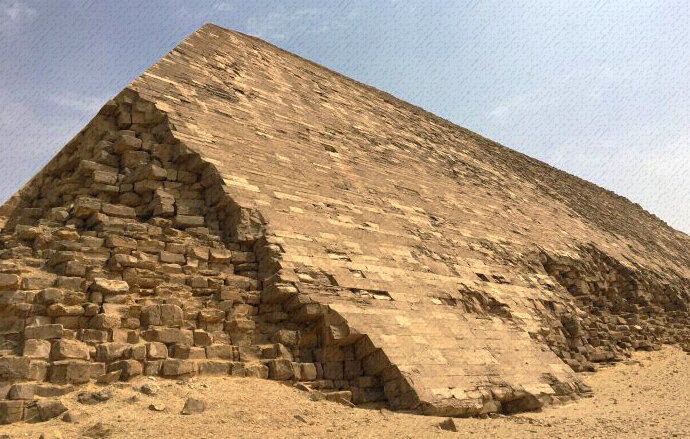 Фото внутренностей пирамиды