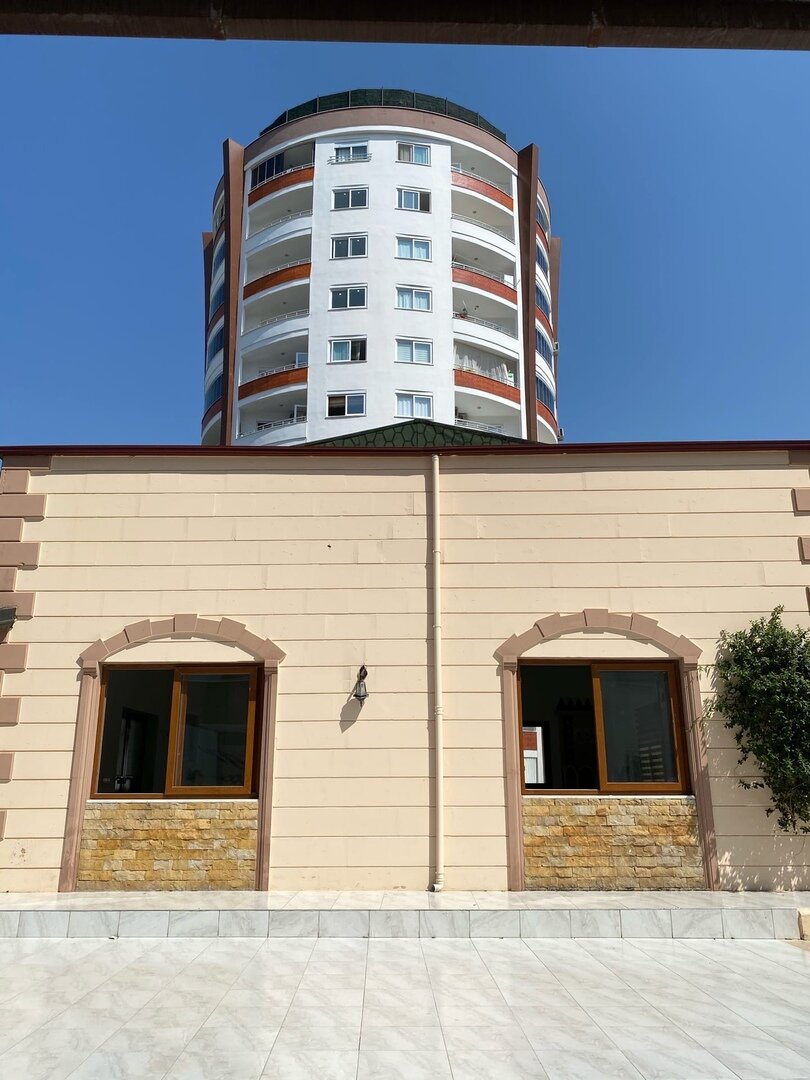 Небольшая мечеть во внутреннем дворике. Фото автора.