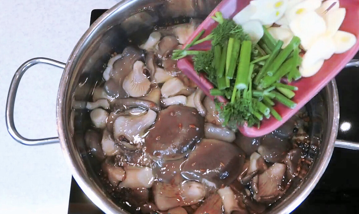 Опята или вешенки в суп. Баклажаны вешенки рецепт. Как приготовить вешенки с укропом и чесноком.