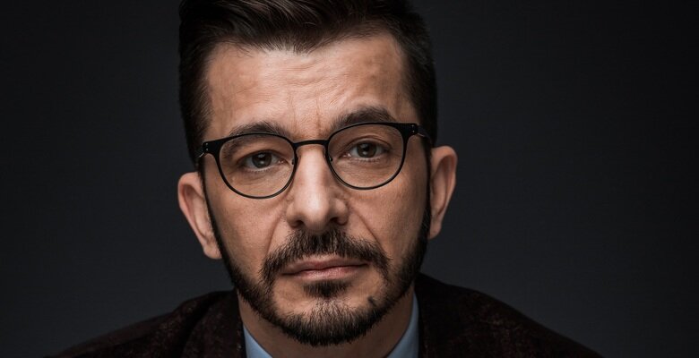 На фото автор книги "Красная таблетка" Андрей Курпатов