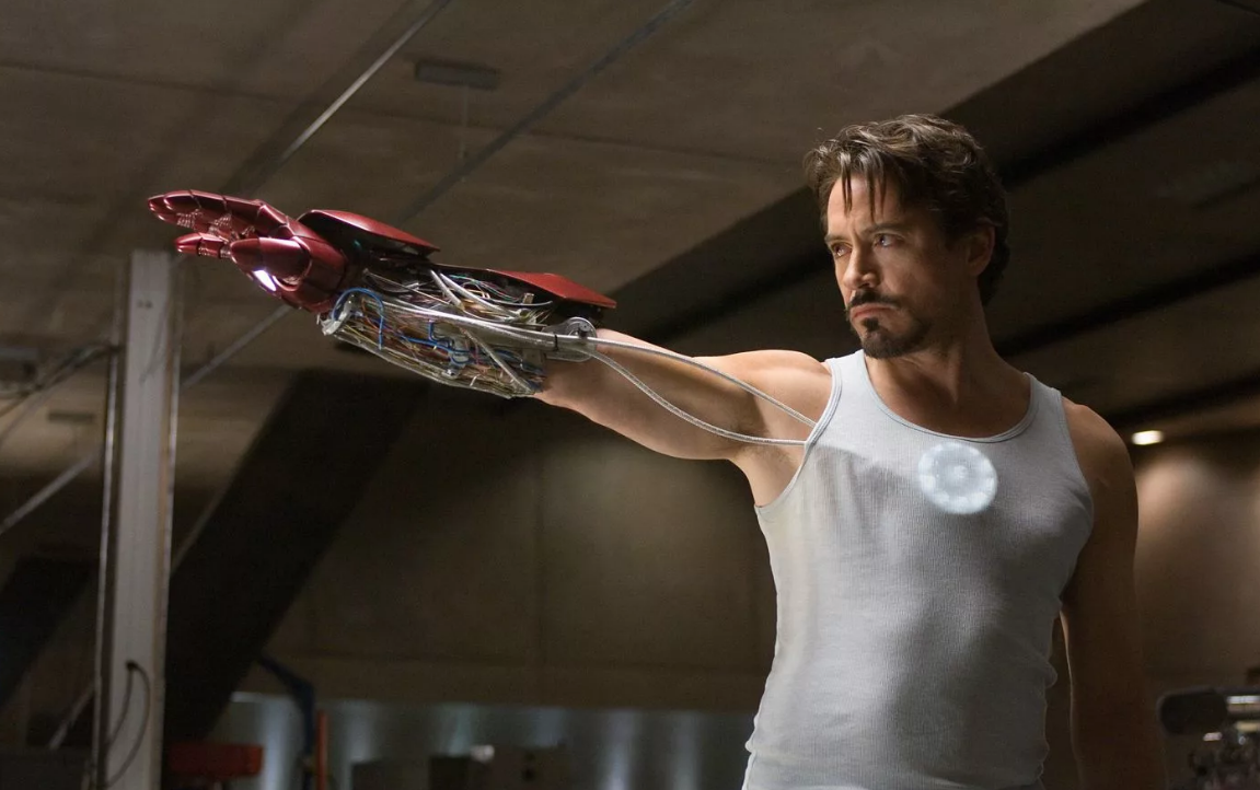 Кадр из к/ф «Железный человек»