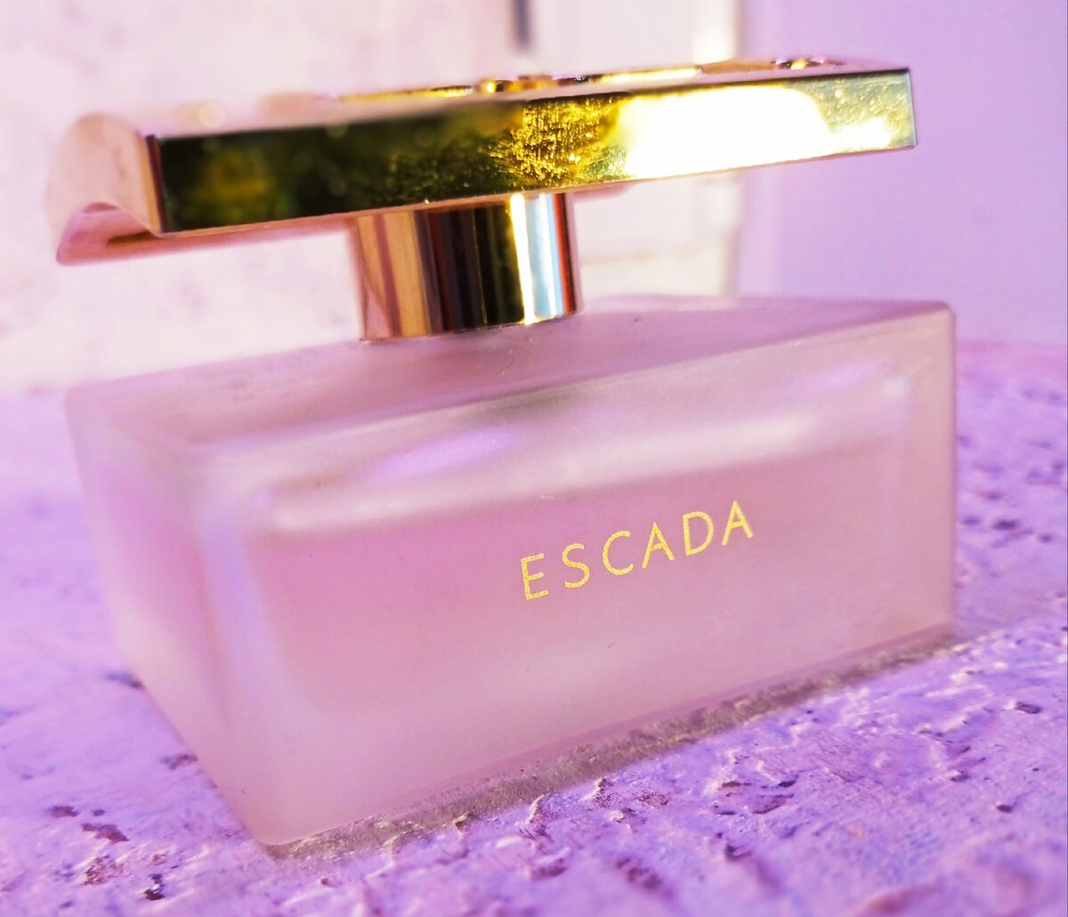 Especialiy Escada Delicate Notes