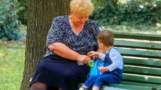 В каких случаях можно получить доплату к пенсии за внуков, несмотря на отказ ПФР ее начислять