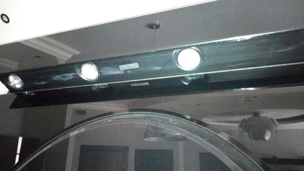 Вытяжка Elica при открытии плафона свет не зажигается