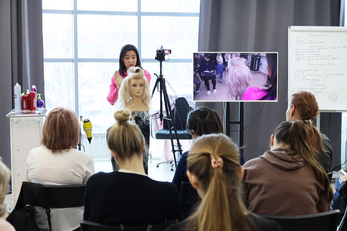 Курсы причесок и укладок в Казани. Обучение прическам