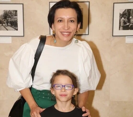 Елена Борщева с дочкой на мюзикле "Белоснежка и 7 гномов"
