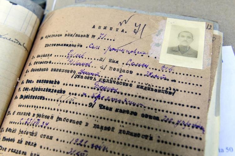 Из личного дела сотрудника винного магазина, подведомственного Тюменскому водочному заводу, 1930-е годы. ГАТО | Фото: Сергей Елесин, ИА "Тюменская линия"