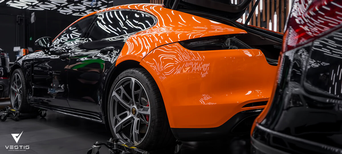 Porsche Panamera — Полная оклейка кузова в цветную антигравийную пленку
