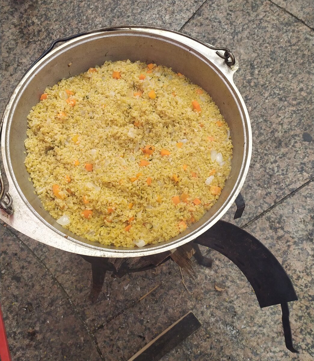 Булгур в казане. Фото: Олег Ольхов