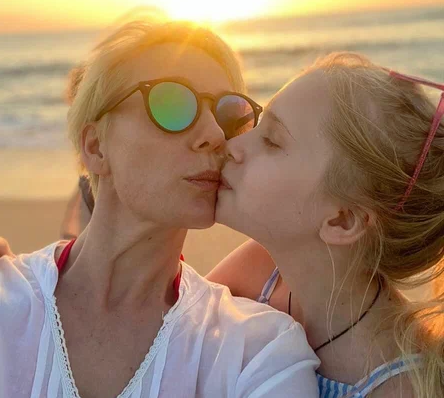 Дети актрисы живут вместе с ней в Латвии