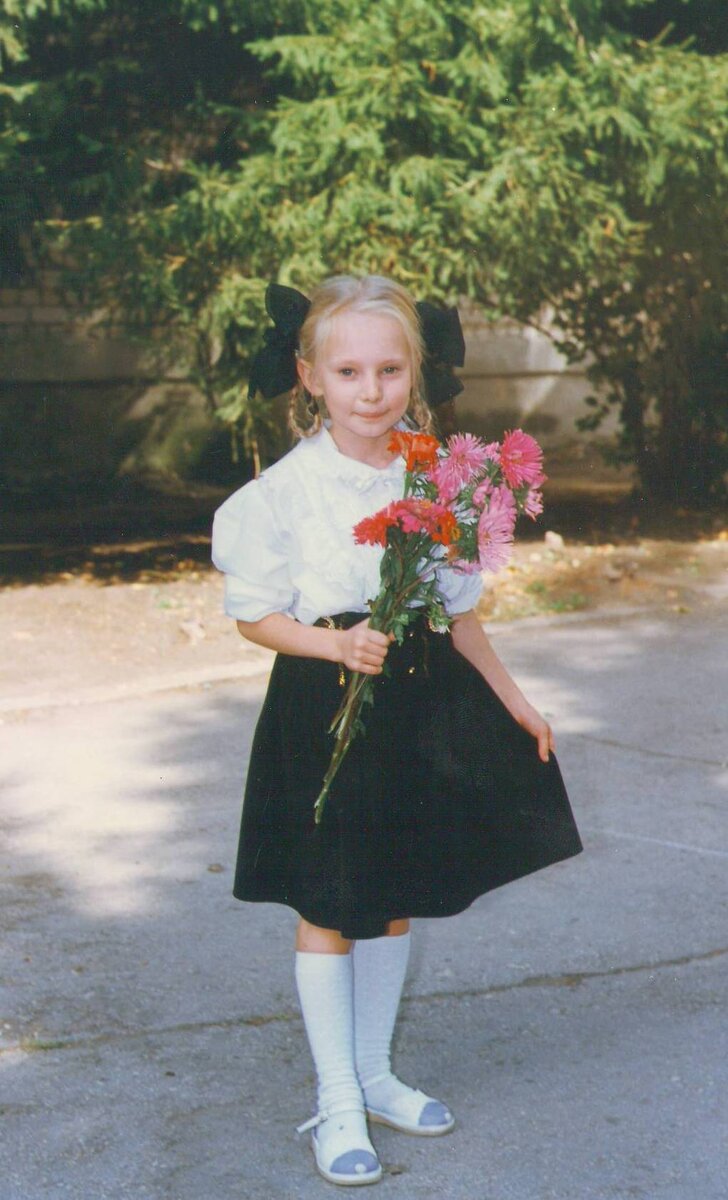 тут мне 6 или 7 лет, как раз печатные машинки были в ходу:)