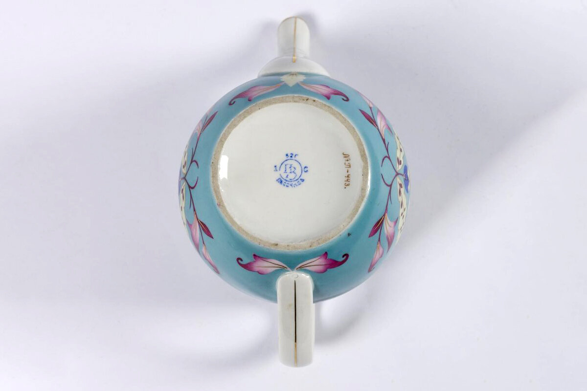 Чайник. 1952 год, Первомайский фарфоровый завод. Автор Николай Николаевич Ораевский