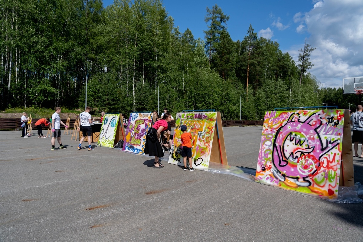 Арт-резиденция «точка». Вкусно и точка магазин. Точка нягань. Точка нягань лого. Точка банк логотип.