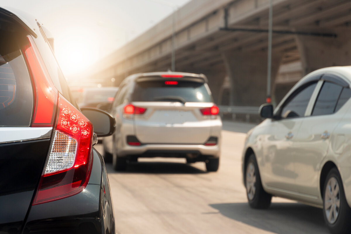 В инструкции по эксплуатации информацию об уходе за тормозами выделяют жирным или красным шрифтом, потому что это критически важно.