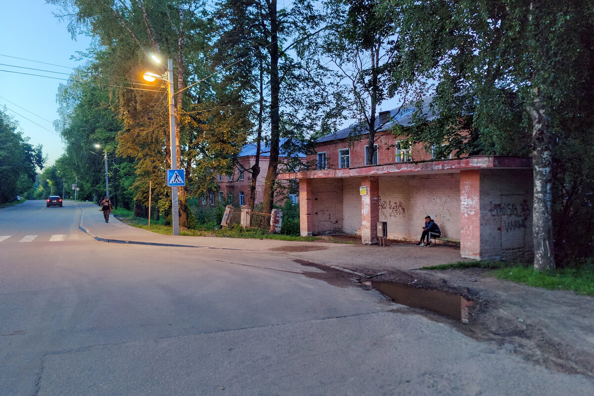 Александров. Ночевал в доме за остановкой.