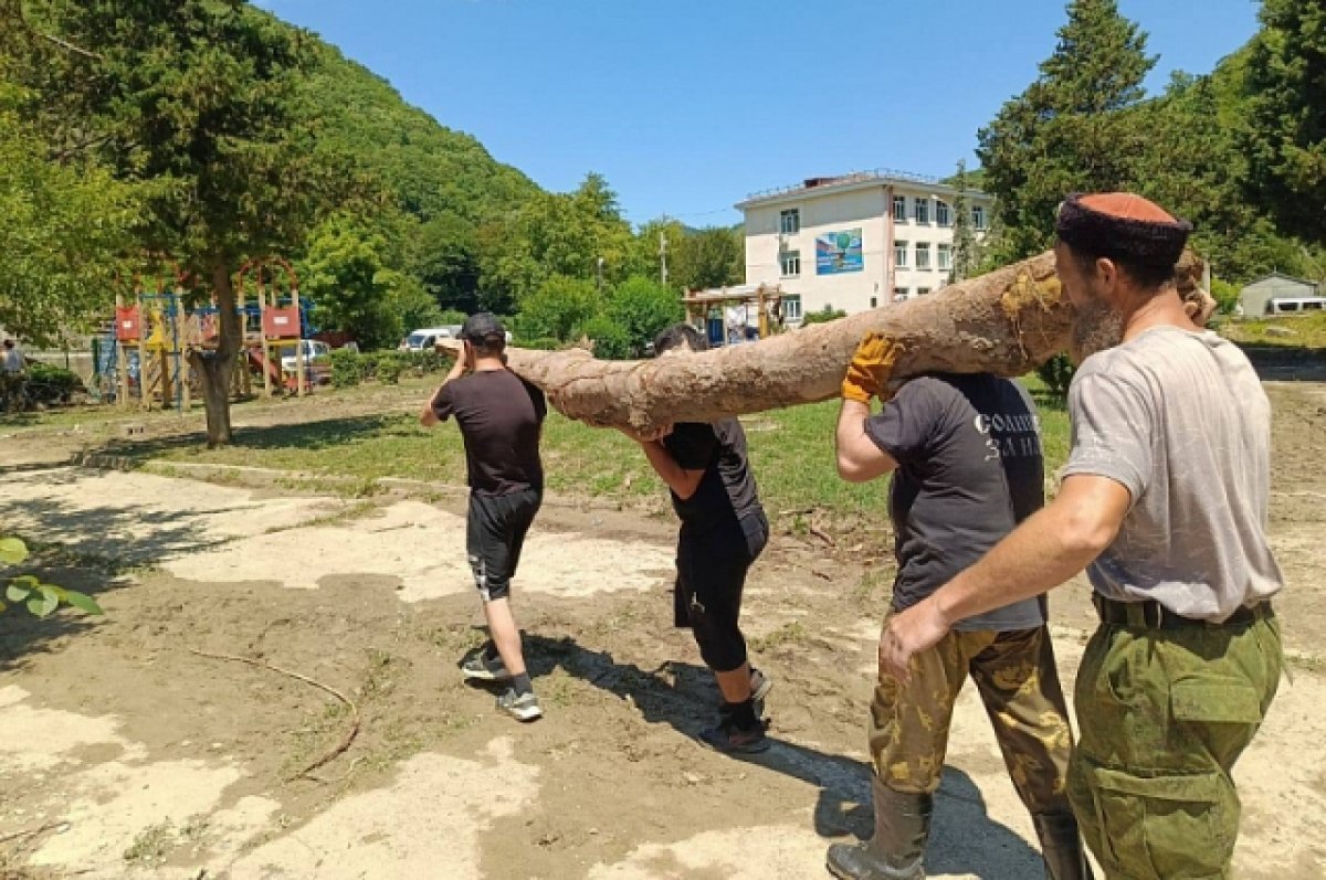    Выплаты получили почти 1500 жителей подтопленных домов в Туапсе