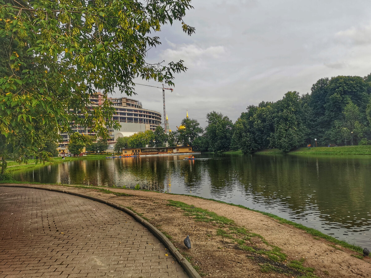 Москва природно исторический парк косинский пляж. Косинский парк Москва. Большой Екатерининский пруд. Природно-исторический парк «Косинский». Зеркальные пруды в Екатерининском парке.