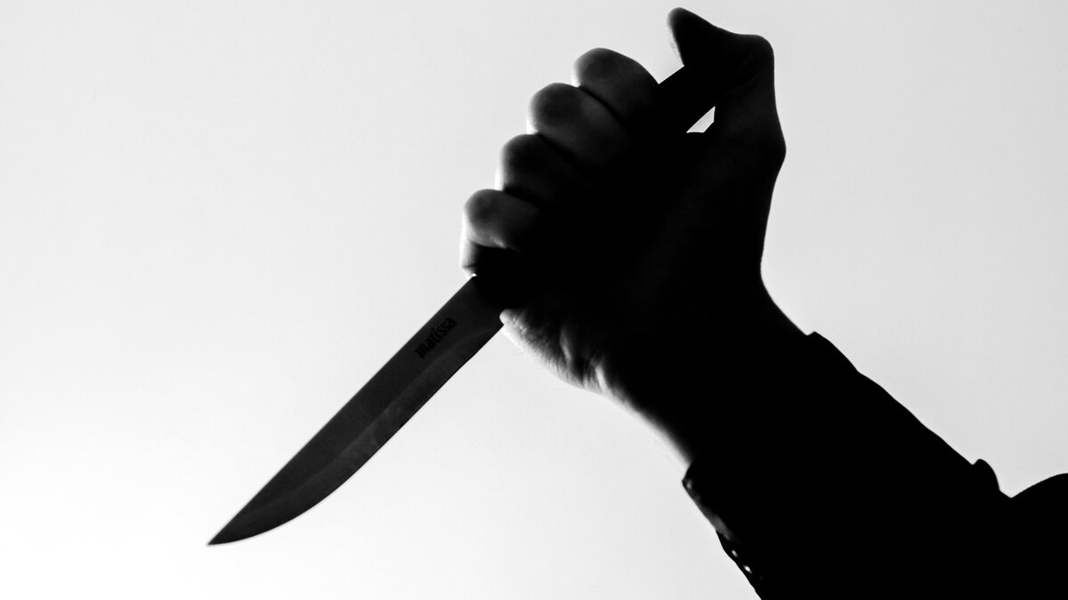 ЧП в Днепре: неизвестные порезали ножом студента-иностранца