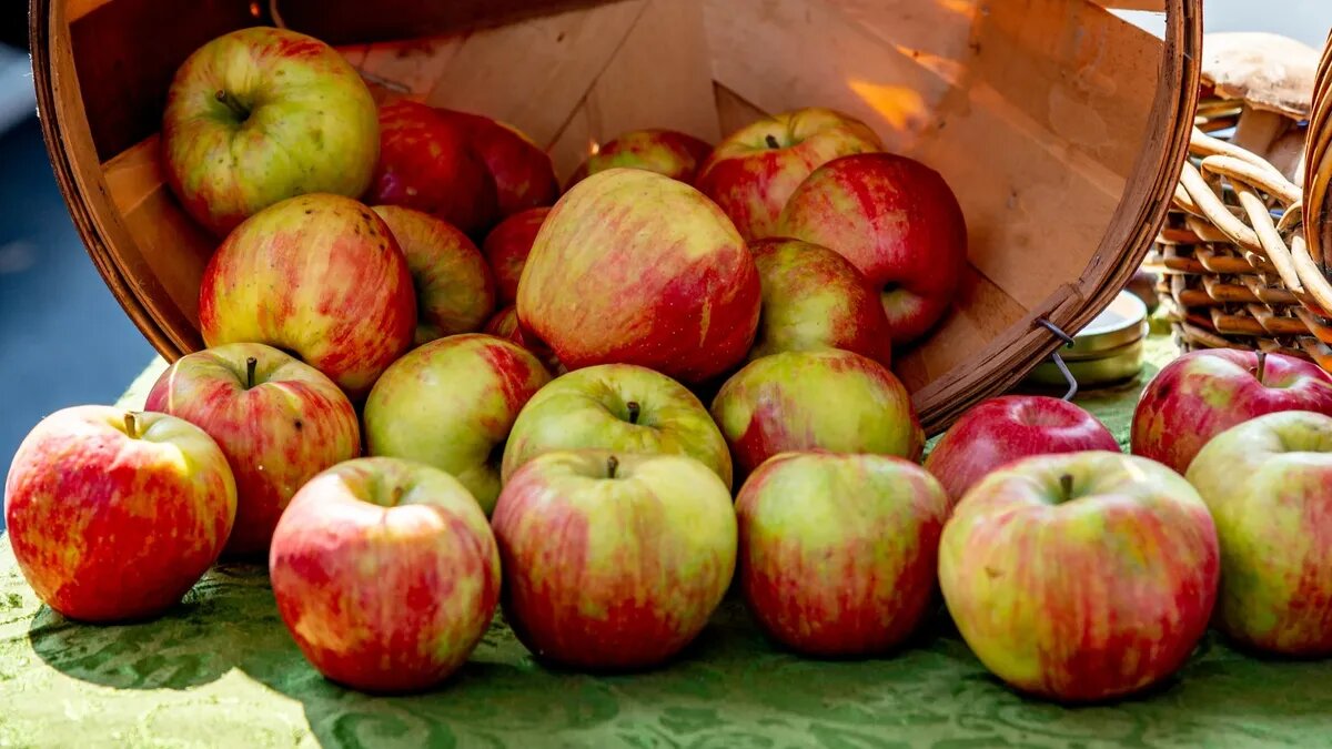 Освятить яблоки в крайнем случае можно дома. Фото: unsplash.com