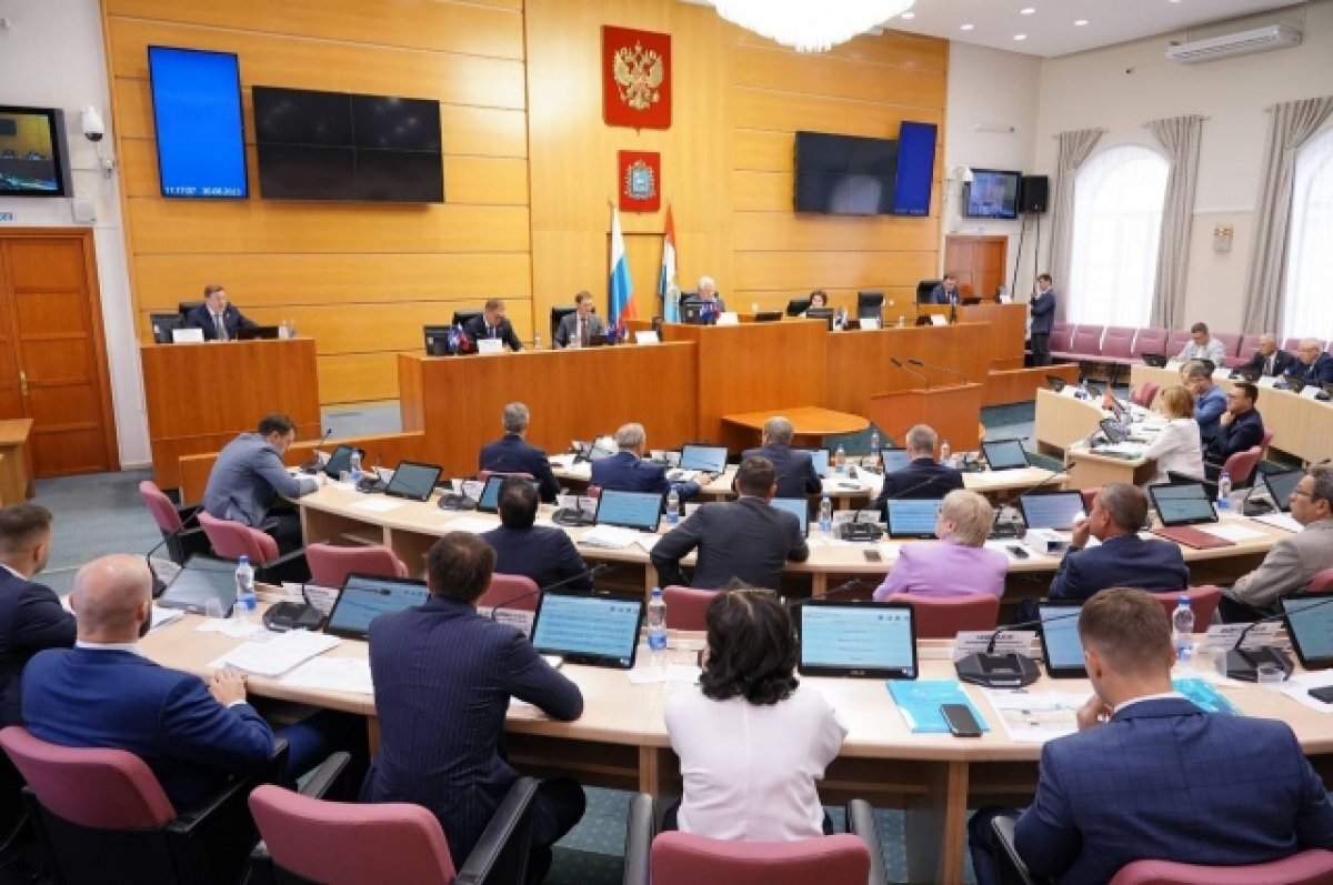    Дмитрий Азаров рассказал, на что добавят средств в областном бюджете